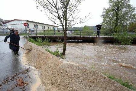POPLAVE CERKNICA 05 FOTO LJUBO VUKELIČ